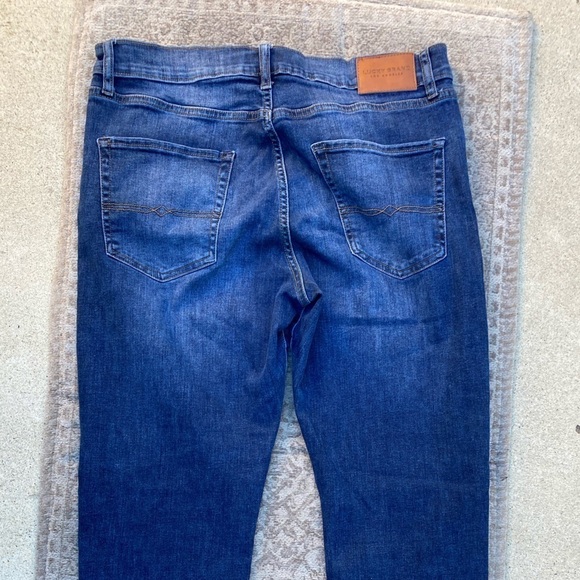 Men's Lucky Brand Jeans Blue 410 Straight Denim 34x30 Zip Logo Whiskers Gorpcore - Picture 8 of 12